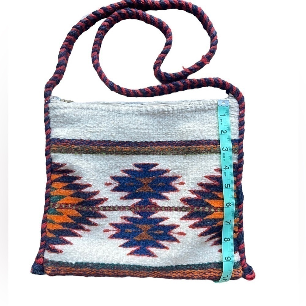 Beautiful Wool Aztec Crossbody. - Picture 4 of 7